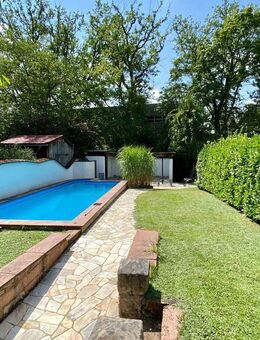 TOP LAGE *AUFZUG * Pool * Wäscherutsche, separate Wohnung im DG uvm. - Aschaffenburg