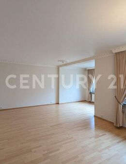 Platz für die ganze Familie in bester Lage + 3 Garage & 3 Stellplätze - Hildesheim