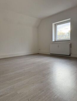 Gemütliche 3-Zi-Wohnung mit vollausgestatteter EBK, modernem Bad und Gäste-WC zu vermieten - Stelle