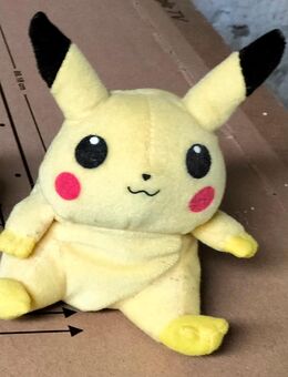 Kleines Pikachu Kuscheltier - Bremen