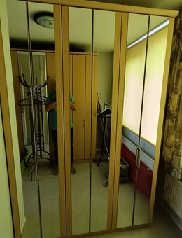 Kleiderschrank - Brüggen (Burggemeinde)
