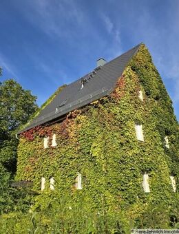 Einfamilienhaus in Limbach-Oberfrohna mit 138 qm, PV-Anlage, großem Garten, Keller & Garage - Limbach-Oberfrohna