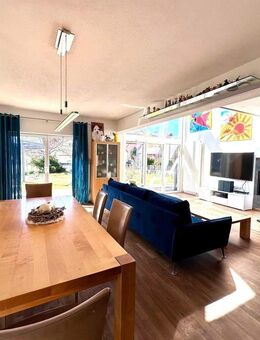 LIEBENSWERTER LEBENS(T)RAUM MIT VIEL LICHT, STIL UND FUNKTION - MIT EINLIEGERWOHNUNG - UNTERKELLERT! - Mering