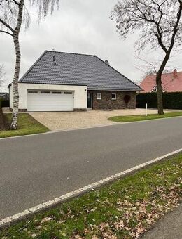 !!! Traumhaus mit großem Grundstück, Einliegerwohnung und großem Nebengebäude in guter Lage !!! Zu sofort bezugsfrei !!! - Rhede (Ems)