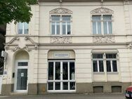 Arnsberg-Neheim: Denkmalgeschützte Doppelhaushälfte mit separatem Ladenlokal zu verkaufen - Arnsberg