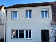 *Schnuckelige Doppelhaushälft* sucht Handwerker in 91792 Ellingen - Ellingen