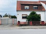 Gemütliches Ein- Zweifamilienhaus in zentraler Lage von Oberhausen - Oberhausen-Rheinhausen