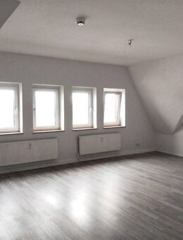 Renovierte 2 Zimmer Wohnung im DG in Gelsenkirchen zu vermieten!!! - Gelsenkirchen
