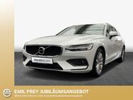 Volvo V60, B4 D Momentum Pro, Jahr 2020 - München