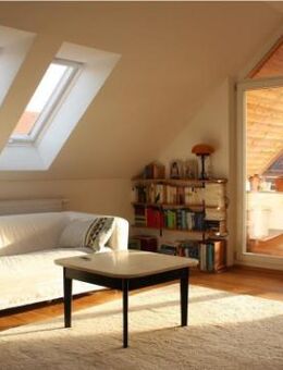 Schöne Dachgeschosswohnung mit großer Loggia und Spitzboden - Baiersdorf