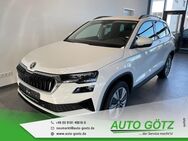 Skoda Karoq, Selection Vorb elektr Heckkl Ladeboden vo hi Digi Sunset Spiegel elektr anklappbar 4xEFH Armlehne Connect RÃckbank geteilt Metallic, Jahr 2024 - Beilngries