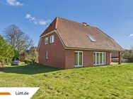 Großes Einfamilienhaus mit riesigem Grundstück in Krummwisch || Provisionsfrei für den Käufer || Lütt Immobilien Kiel - Krummwisch