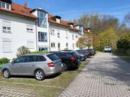 Schöne EG Wohnung mit Terrasse und Blick in den Park, zzgl. PKW Stellplatz - Delitzsch Zentrum