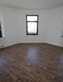 **Große 5-Zimmer-Wohnung nach Wohnungszusammenlegung zu vermieten** - Rosenbach (Vogtland)