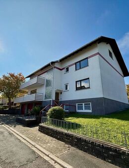 Platz für alle! Zweifamilienhaus mit ELW & 5 Garagen in ruhiger Lage - Boxberg (Baden-Württemberg)