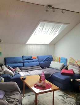 *provisionsfrei* - Großzügige 3-Zimmer-Dachgeschosswohnung mit herrlicher Dachterasse - Neu Ulm