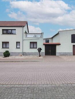 Einfamilienhaus mit ELW und Photovoltaik, sowie eigene Oase im Garten - Könnern