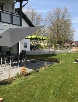 Spätestens zum 01.11.2025 oder früher nach Abspr!!! Geschmackvolle, hochwertige, moderne Whg 3,5 Zi inkl. Terrasse, Garten und Einbauküche in Saaldorf - Saaldorf-Surheim