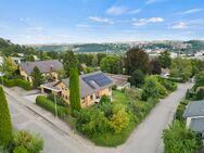 Frei stehendes Zweifamilienwohnhaus mit traumhaftem Ausblick über die Dächer von Biberach! - Biberach (Riß)