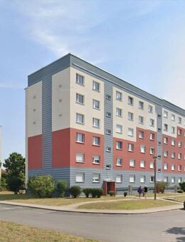 Mitten im Grünen: 4- Raum Eigentumswohnung mit Balkon! - Coswig