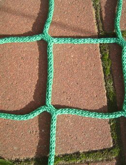 Fangnetze, Hühnernetze, Fischteichnetze, Fußballnetze, Sicherheitznetze, verschiedene Größen. - Küsten