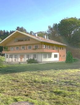 Einzigartig- Landsitz - NB im Naturschutz mit Sondergenehmigung - 3 Wohneinheiten nahe Chiemsee ! - Übersee