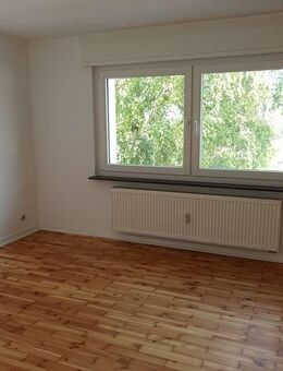 Komplett renoviert: Helle, gemütliche 3 Zimmer DG-Wohnung in ruhiger Lage - top! - Bad Vilbel