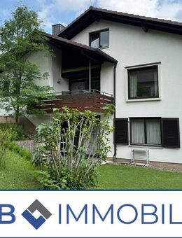 Schönes Einfamilienhaus mit traumhaftem Garten und Blick ins Grüne - Coburg