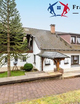 Freistehendes Einfamilienhaus mit Garten, Garage & Weitblick in Eisenschmitt - Eisenschmitt