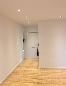 Vollständig renovierte geräumige 3,5-Zimmer-Wohnung in Berlin-Schöneberg (befristet) zu vermieten - Berlin