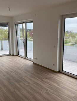schöne 2-Zimmerwohnung inkl. Tiefgaragenplatz zu vermieten - Schopfloch (Bayern)