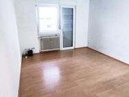 Schöne 1Zimmer Wohnung, 19qm, im DG eines MFH, mit Küche, in bester Lage von Mannheim - Mannheim