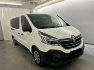 Renault Trafic, 3.0 Combi L2 t Life, Jahr 2020 - Celle