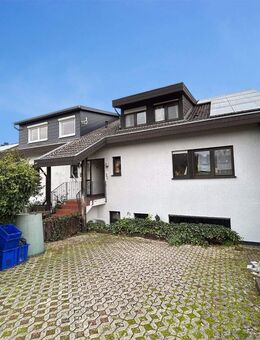 Familienfreundliche Doppelhaushälfte mit Einliegerwohnung und Garten in Bammental - Bammental