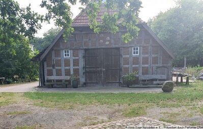 Fachwerkhaus/ Bauernhaus mit Praxisraum auf großem Grundstück im Landkreis Oldenburg/ Gemeinde Großenkneten/ Sage-Haast