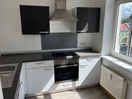 Renovierte 2-Zimmer-Wohnung mit Einbauküche in Plauen - Plauen