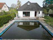 Solides, S-Bahn-nahes Einfamilienhaus mit herrlichem Pool - Hoppegarten