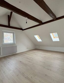 Sanierte Maisonettewohnung in freistehendem Zweifamilienhaus mit Garage und Stellplatz - Altenstadt (Regierungsbezirk Schwaben)