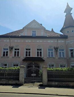 Jugendstilvilla mit zusätzlichem Baugrundstück im Herzen von Osterhofen - Osterhofen