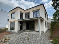 Neubau-Flachdachhaus mit unverbaubarem Weitblick – Ruhiges Wohnen für Selbstnutzer - Schweinfurt