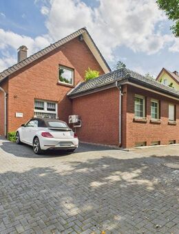 Exklusives Haus der Möglichkeiten - Große Wohneinheit mit Praxis/Büro Möglichkeit - Bad Oeynhausen
