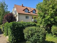 ***Großzügiger und sonniger Grundriss, zwei Loggien, Einbauküche, Wannenbad mit Fenster, Gäste-WC*** - Wilsdruff