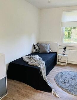 Vermietet Eigentumswohnung mit Stellplatz im Berliner Speckgürtel! Kapitalanlage! - Bernau (Berlin)