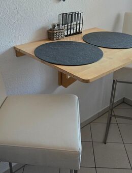 BARHOCKER mit Klappbaren Wandtisch - Korschenbroich Zentrum