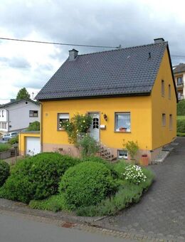Ruhig gelegenes, freistehendes Haus mit Terrasse, Garage und Gartenhaus in Bolsdorf - Hillesheim (Landkreis Vulkaneifel)