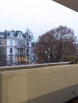 Charmanter Rohdiamant in Wiesbaden-Mitte. Beste Aussicht für Kreative und Investoren! - Wiesbaden