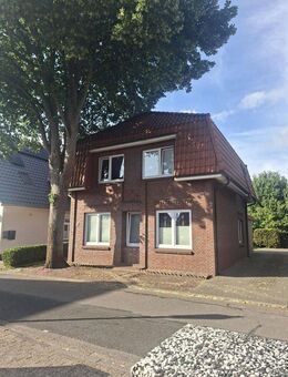 6 ZKB Einfamilienhaus " ohne Dachschrägen " mit großem Garten - Zetel