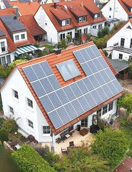 Nachhaltiges Familienhaus mit Wohlfühlambiente, Photovoltaik & Solaranlage und Gartenparadies !!! - Wilhermsdorf