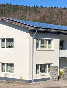 Saniertes, großzügiges Zweifamilienhaus in zentrumsnaher Lage - Wehingen