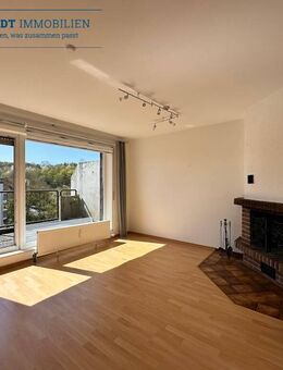 Attraktive 3-Zimmer-Wohnung mit Kamin und Südwest Balkon in zentraler Wohnlage von Idstein - Idstein